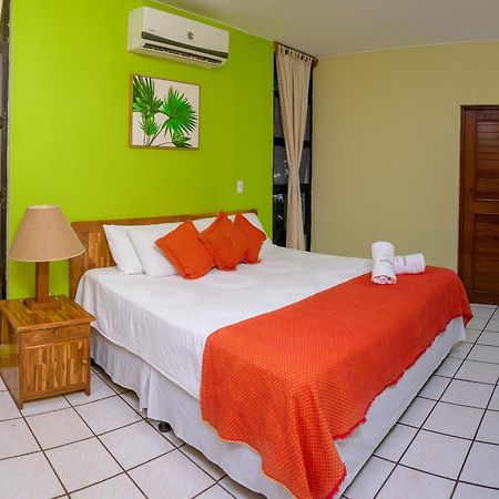 Banana Palms Hotel Rio Dulce Town Exteriér fotografie