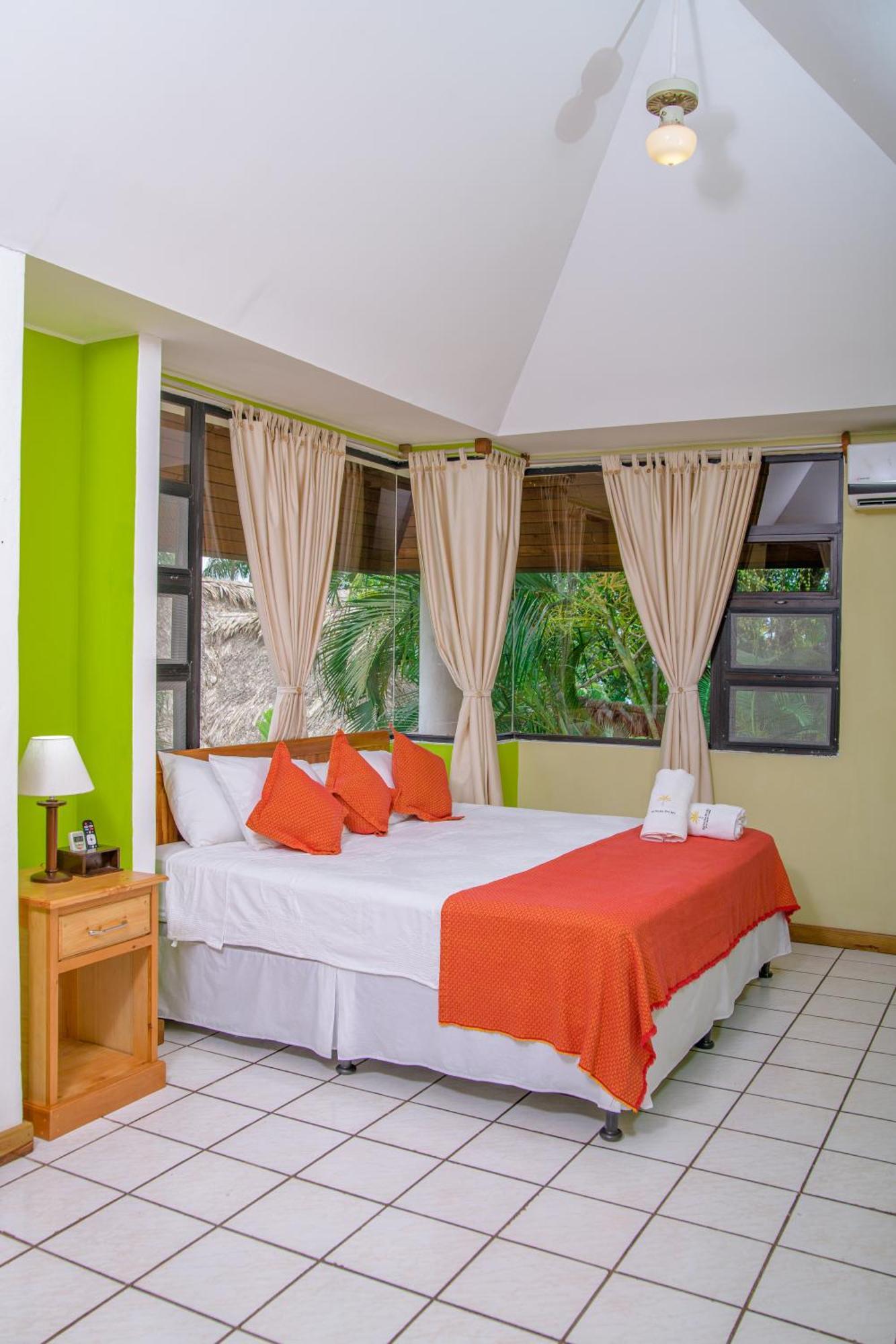 Banana Palms Hotel Rio Dulce Town Exteriér fotografie
