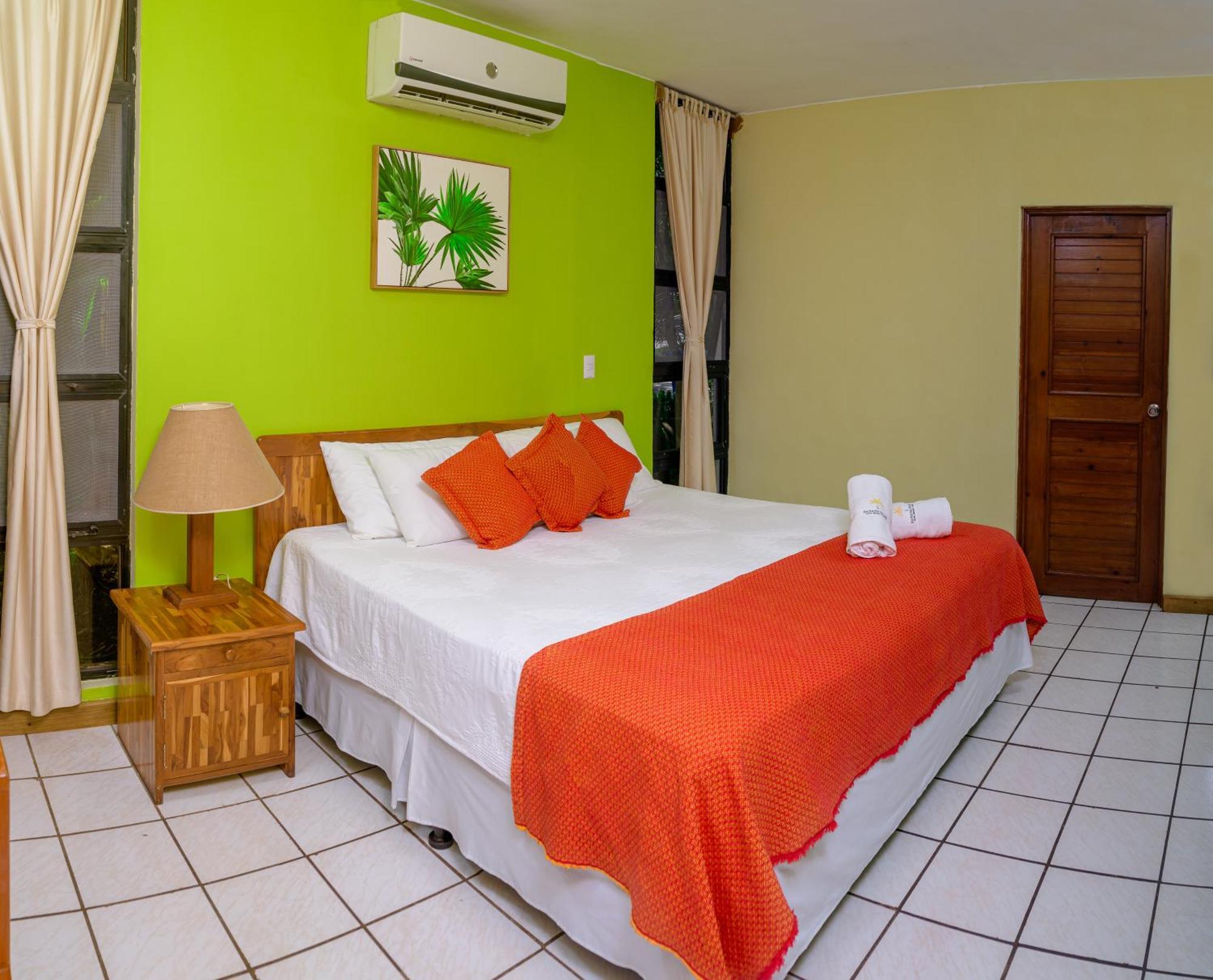 Banana Palms Hotel Rio Dulce Town Exteriér fotografie