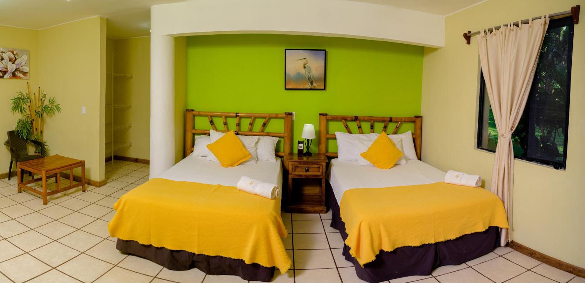 Banana Palms Hotel Rio Dulce Town Exteriér fotografie