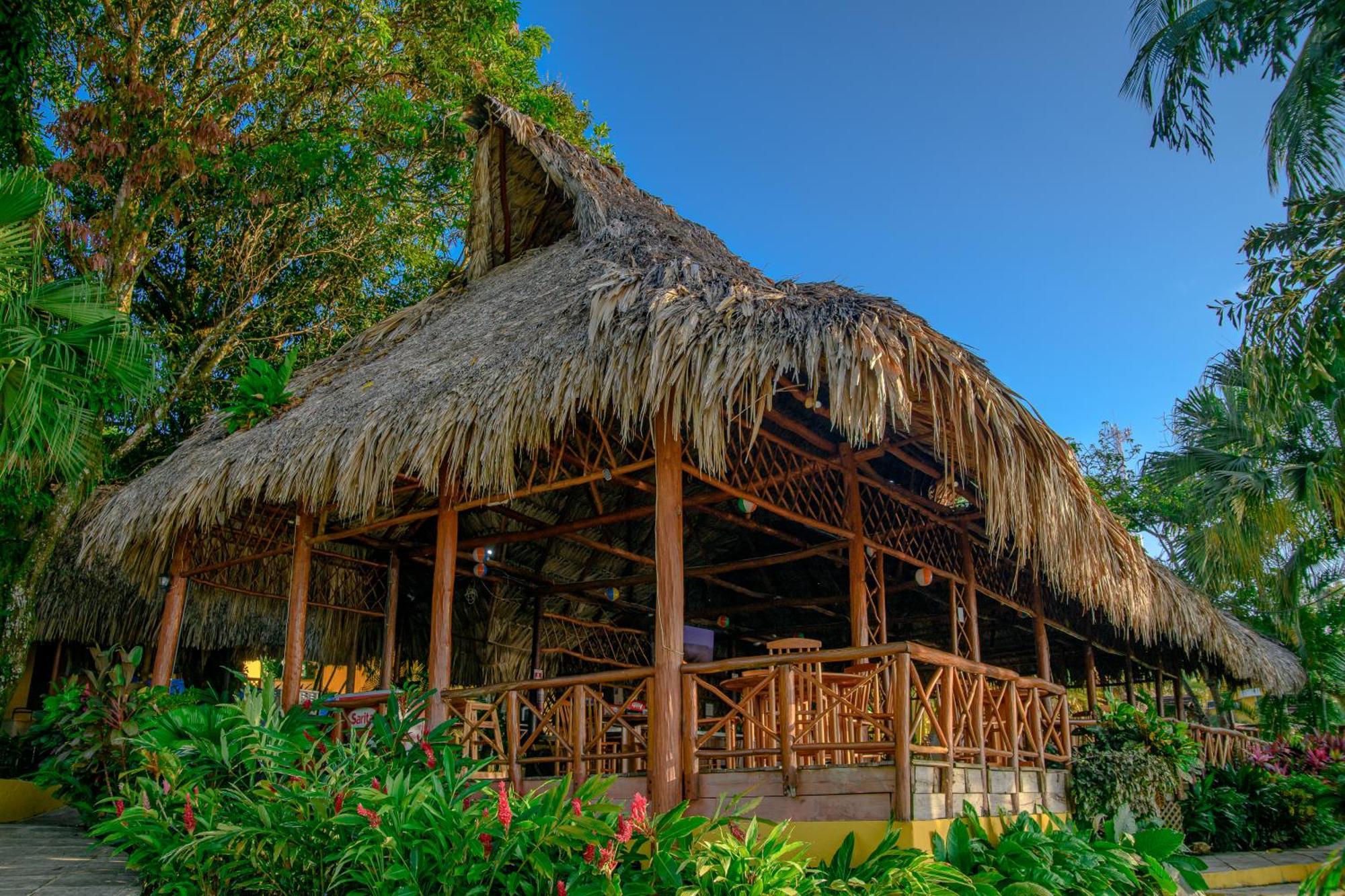 Banana Palms Hotel Rio Dulce Town Exteriér fotografie
